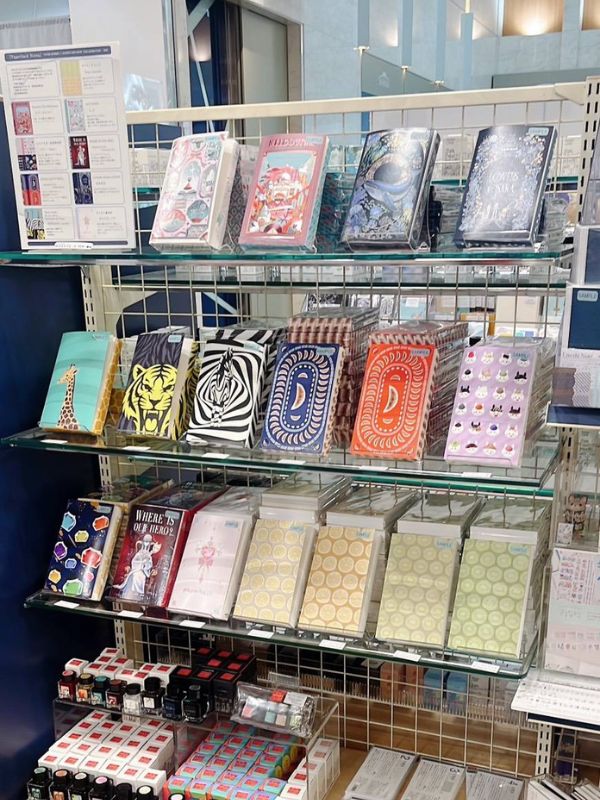 NANIWA PEN SHOWコラボ商品堂島アバンザギフショナリーデルタの売場の様子